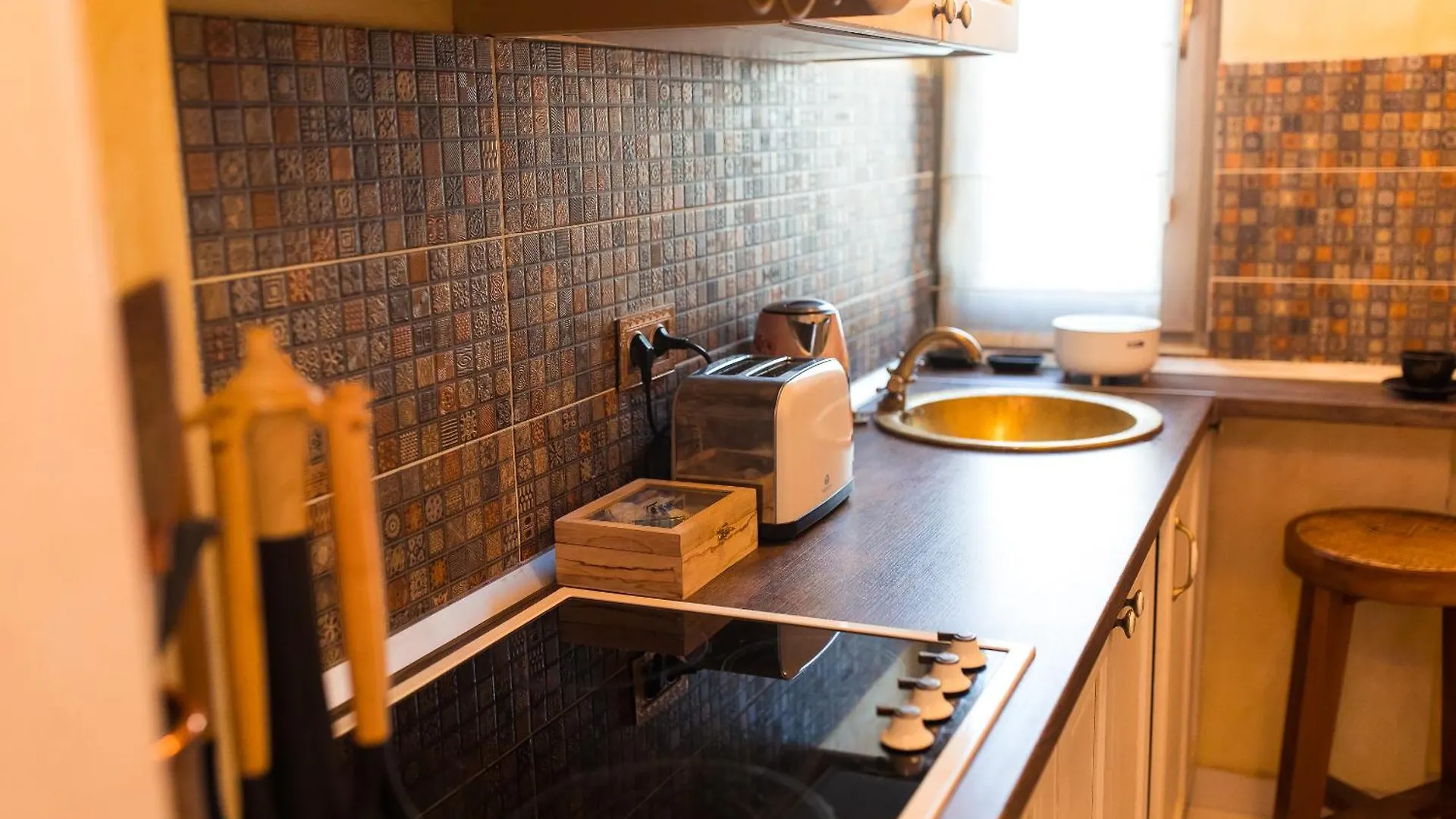 Hidden Gem Antique Apt With Stunning City Views Bukarest