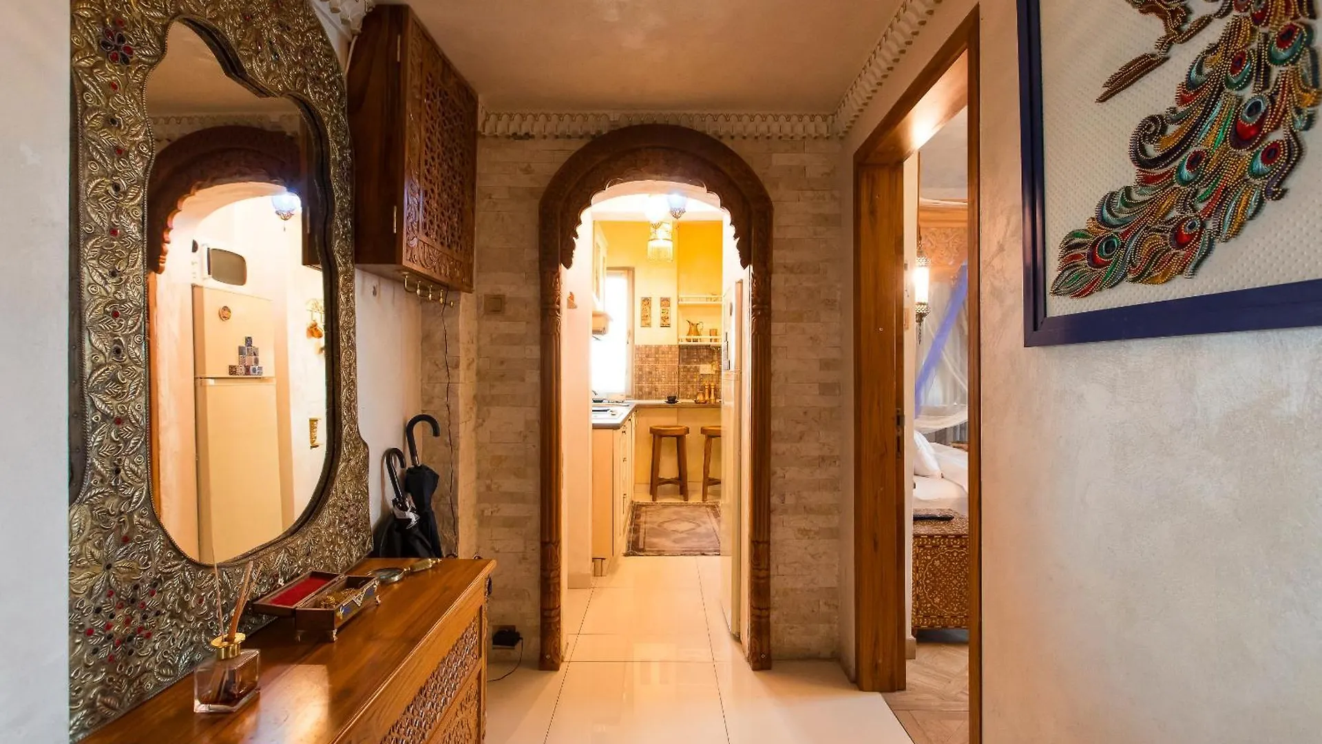 Hidden Gem Antique Apt With Stunning City Views Bucarest Romania