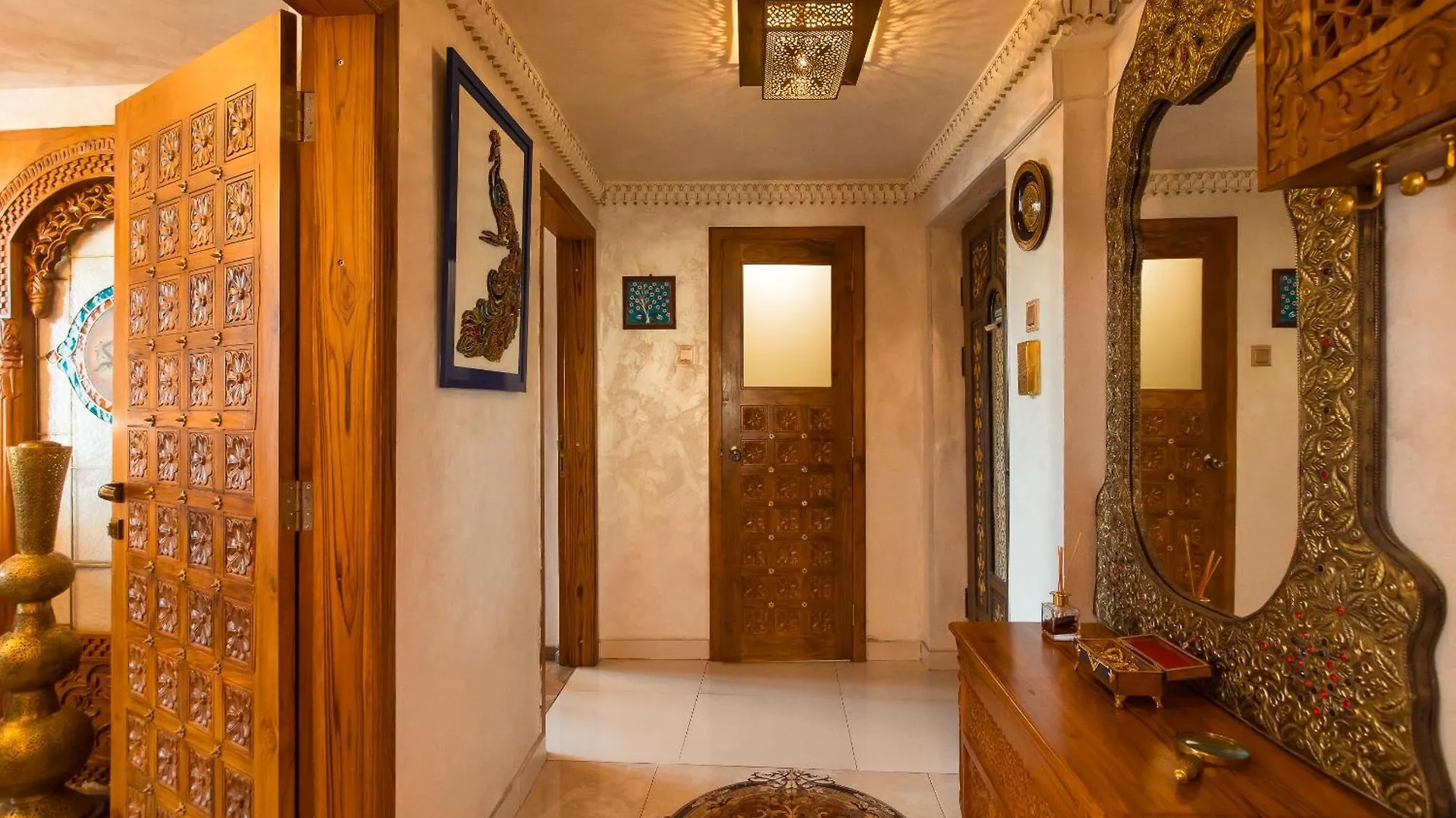 Hidden Gem Antique Apt With Stunning City Views Bucarest 0*,