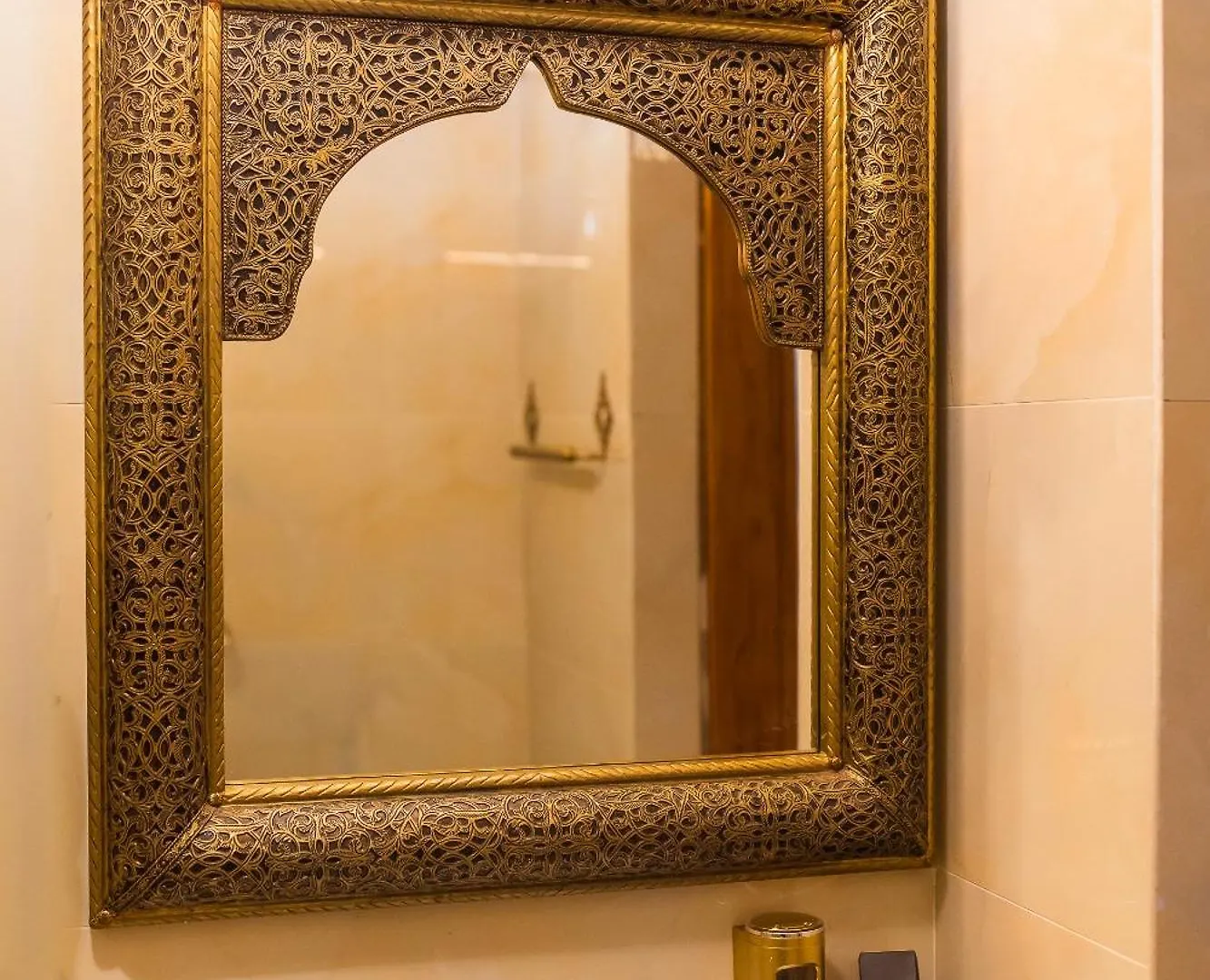 Hidden Gem Antique Apt With Stunning City Views Bucarest Appartamento